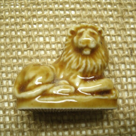 Vintage Wade Whimsies Lion Porcelain Figurine - Picture 10 of 12